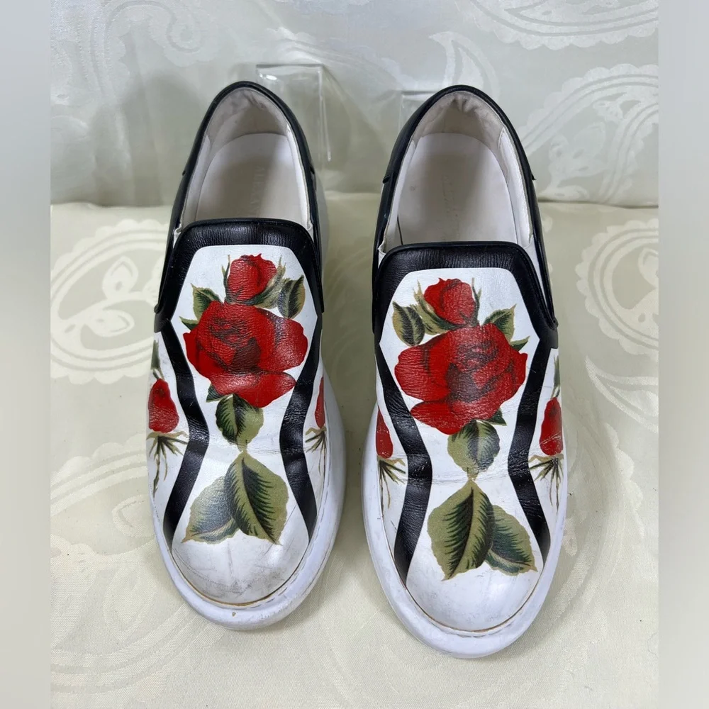 7906: Alexander McQueen Floral Embroidered Slip-On Sneakers EU 39